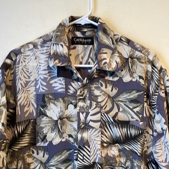Caribbean Blues Hawaiian Floral Button Down Shirt Men's Size Medium - Picture 2 of 4
